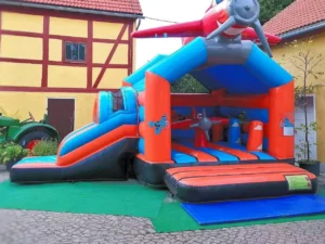 1233dd13 Hüpfburg Flugzeug